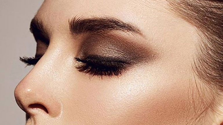 Αυτές είναι οι συμβουλές για το τέλειο smokey eye μακιγιάζ σας